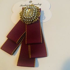 Brand new - lovely Brooch
